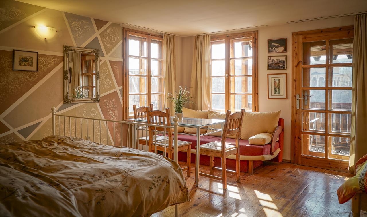 Rooster House Hotel Veliko Turnovo Bagian luar foto