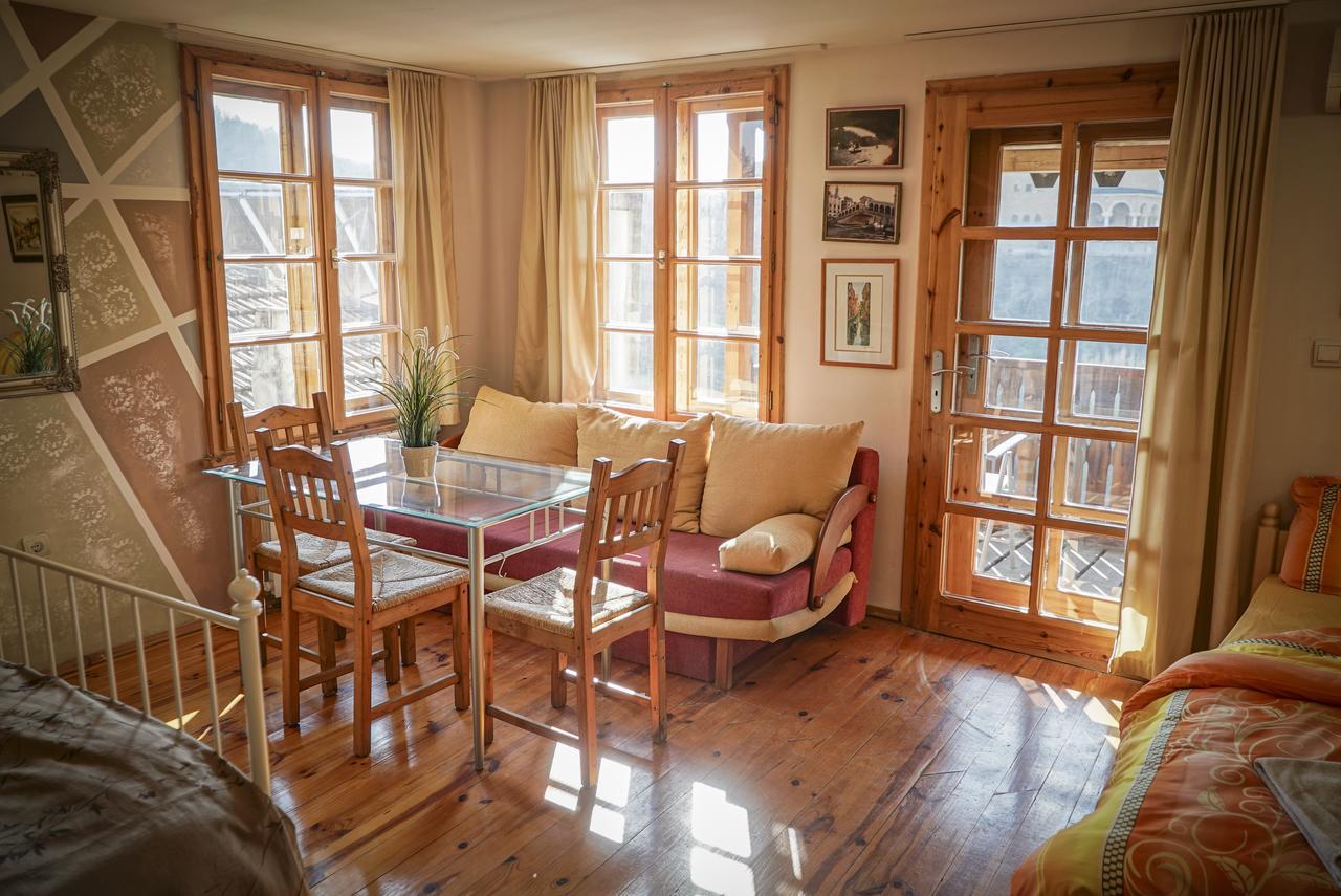 Rooster House Hotel Veliko Turnovo Bagian luar foto